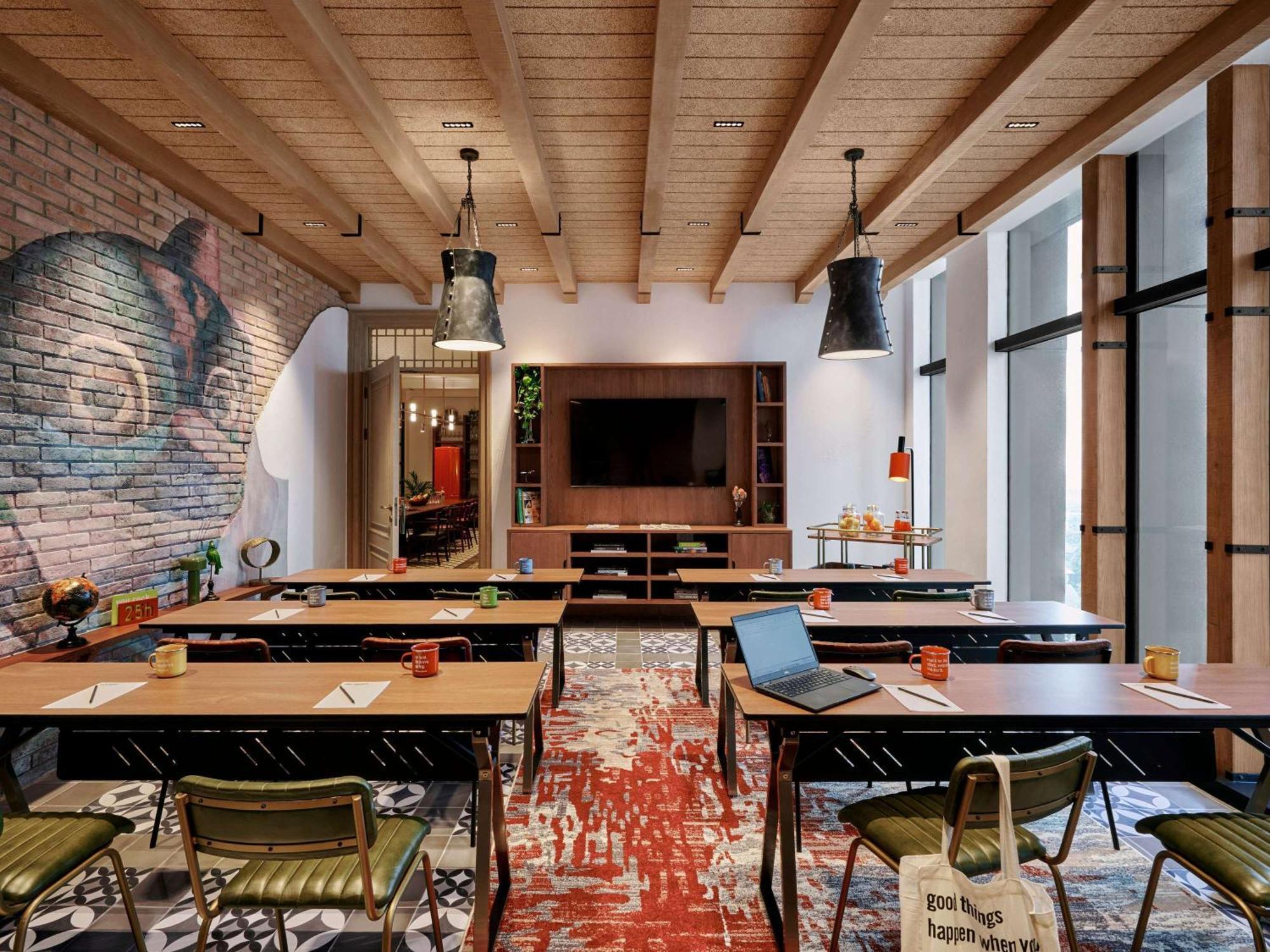 25Hours Hotel Jakarta The Oddbird Екстер'єр фото