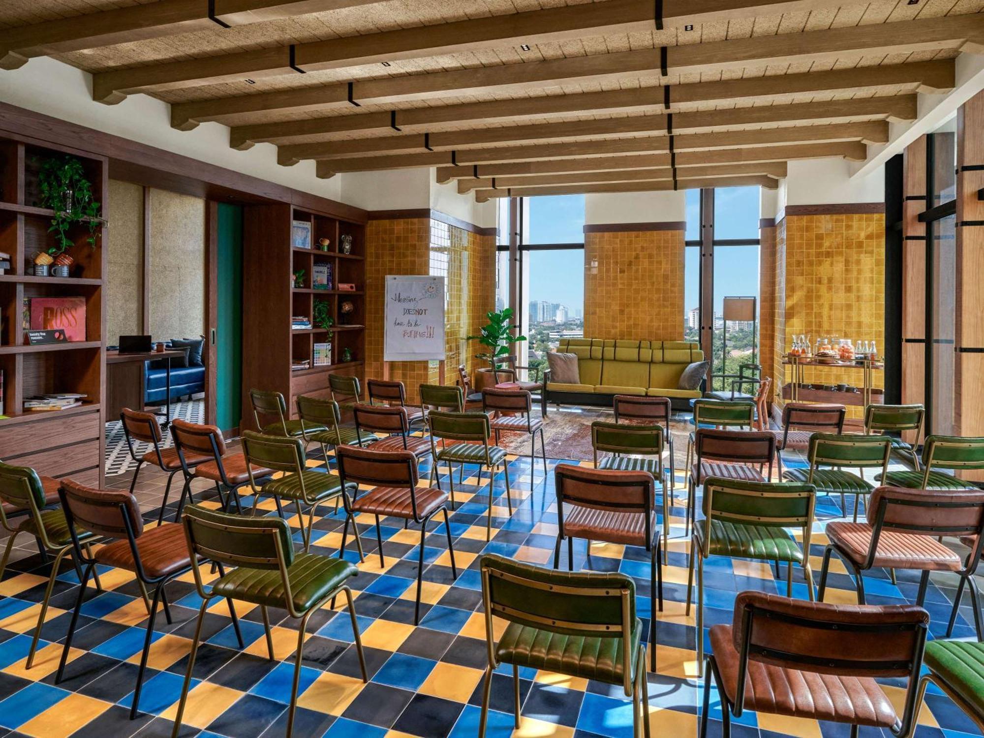 25Hours Hotel Jakarta The Oddbird Екстер'єр фото